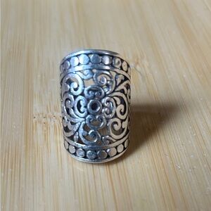 Elegant Silver Filigree Ring